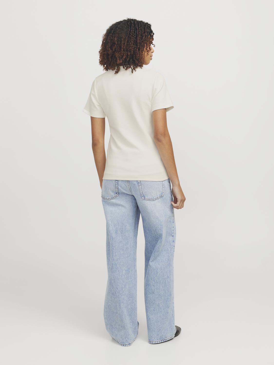 model_shot-back